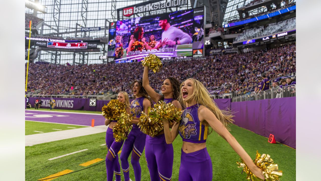 Awww. Minnesota Vikings baller #PatrickJones and longtime girlfriend  Michaela shared an intimate moment before his first game of the season…