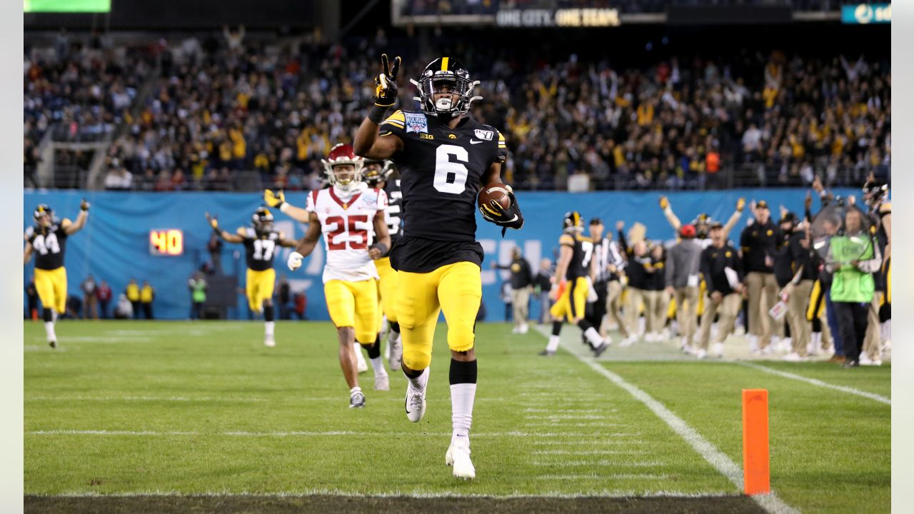 Vikings Select Iowa Wide Receiver Ihmir Smith-Marsette in Fifth Round of  2021 NFL Draft - Sports Illustrated Minnesota Vikings News, Analysis and  More