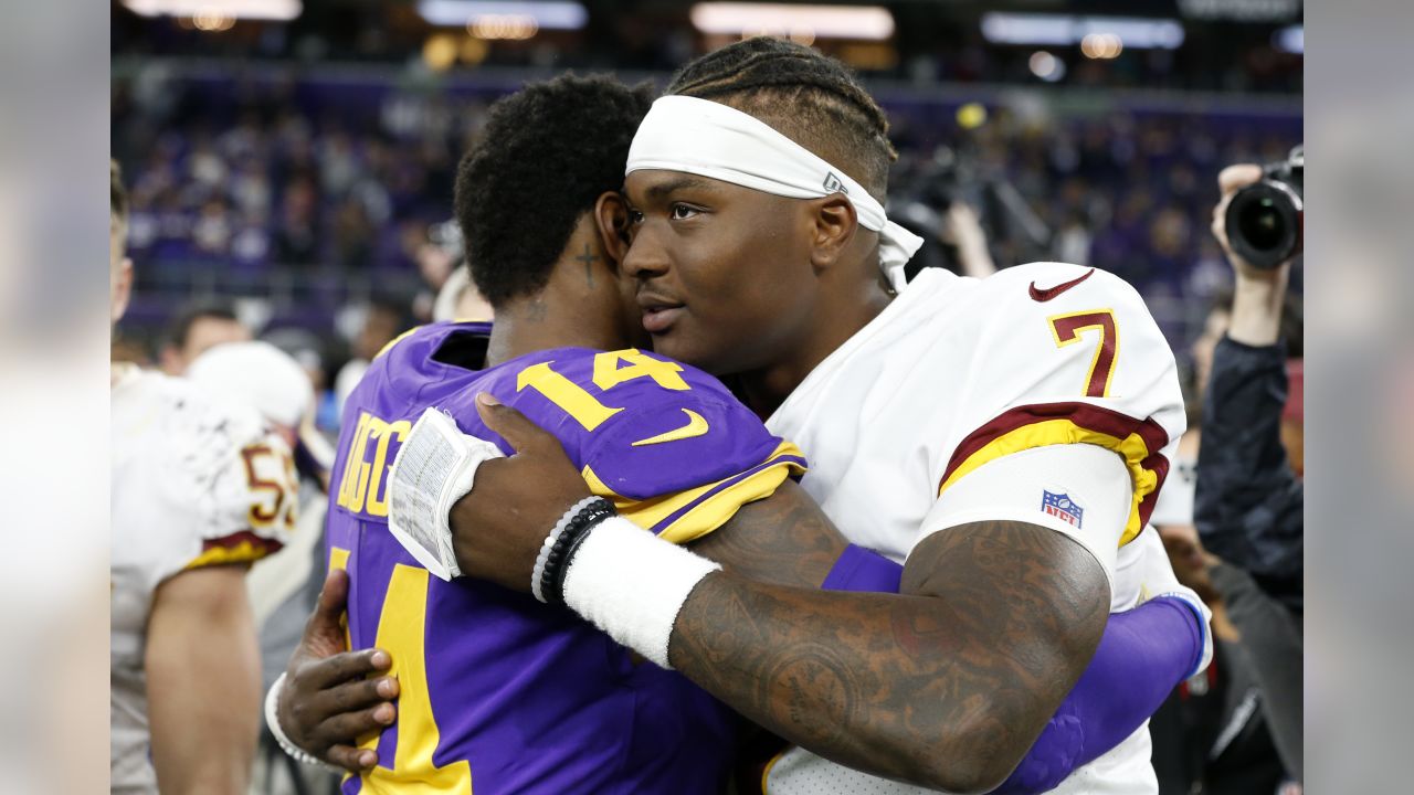 Fox sideline reporter Erin Andrews interviews Minnesota Vikings running  back Dalvin Cook, left, after an NFL football game against the Washington  Redskins, Thursday, Oct. 24, 2019, in Minneapolis. The Vikings won 19-9. (