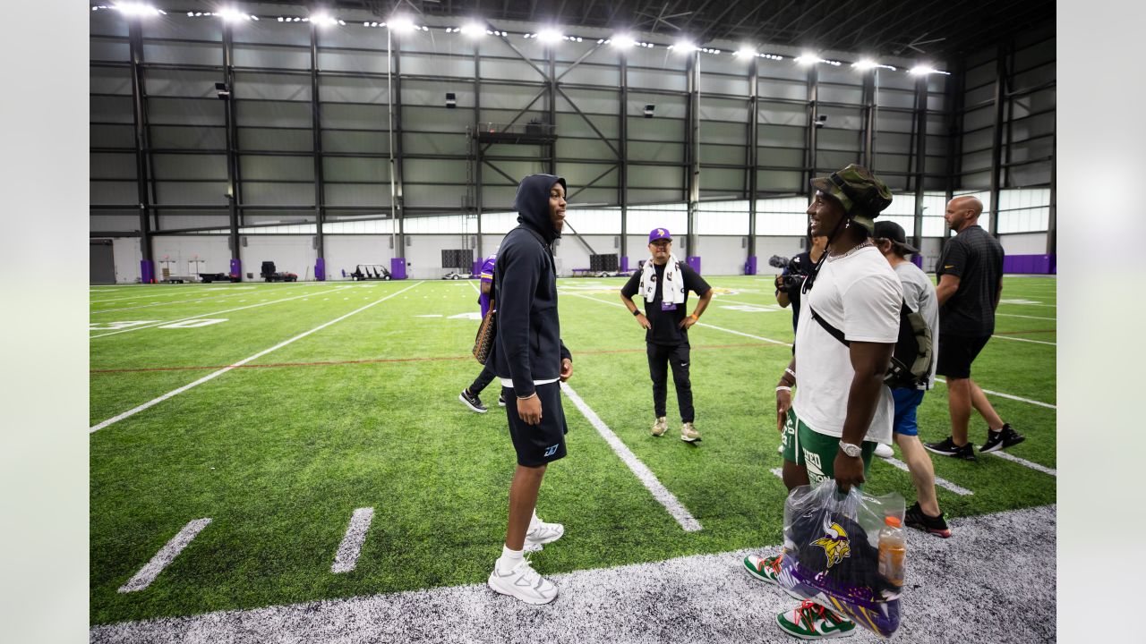 Deestroying Visits Vikings Training Camp