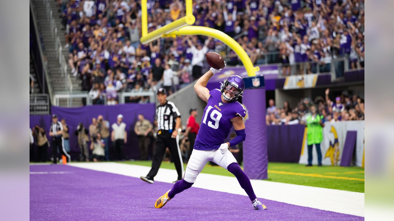 Adam Thielen Making Himself a Resource for Justin Jefferson