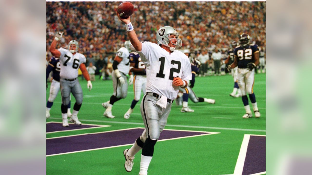 Super Bowl XI from the SI Vault: Raiders demolish Vikings - Sports