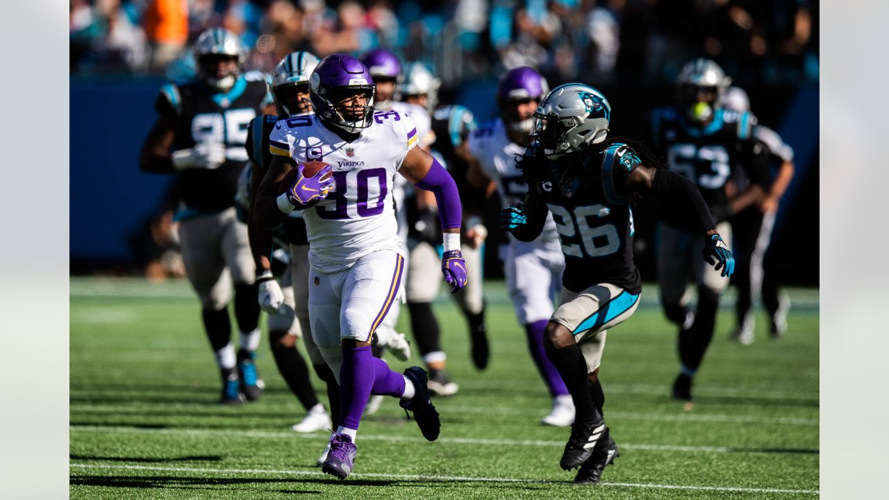 Minnesota Vikings fullback C.J. Ham powers forward for his first TD of 2022