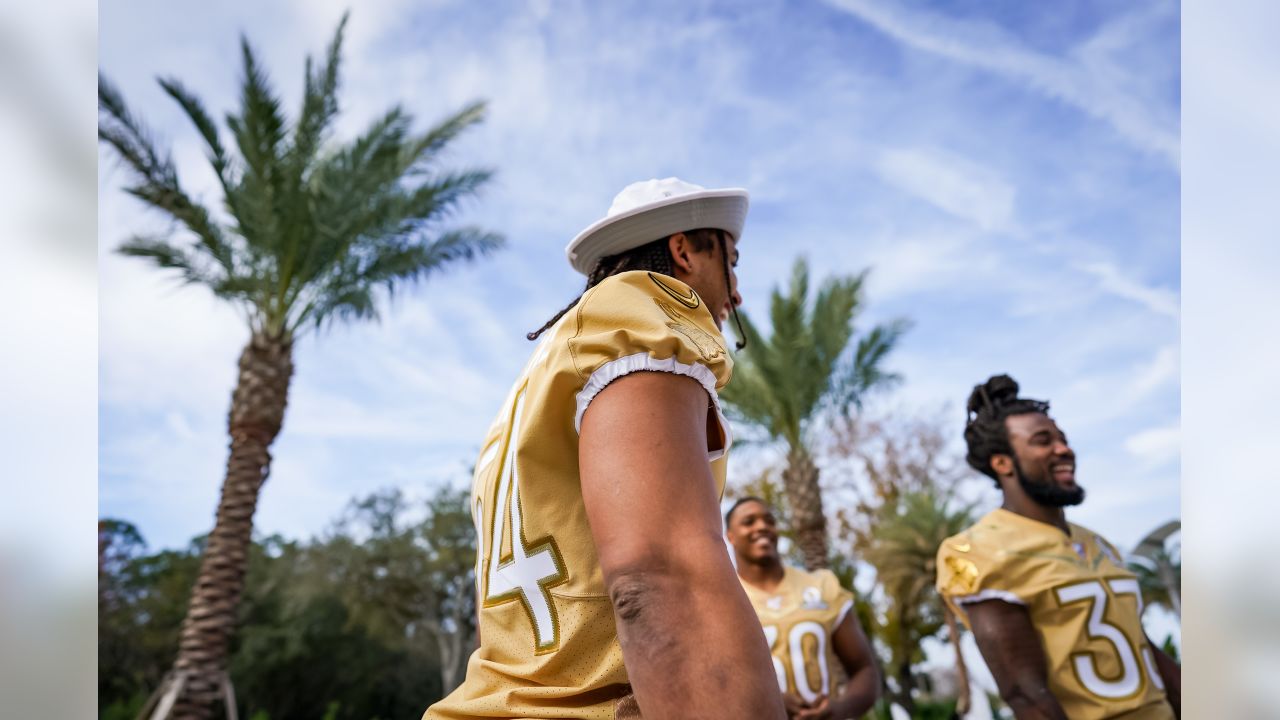 Kendricks & Smith Visit Disney World, Offer Pro Bowl Predictions