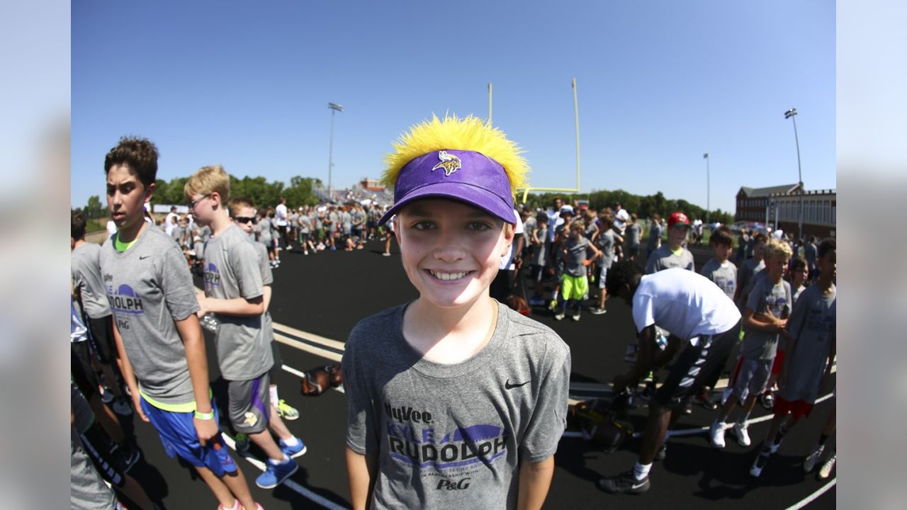 Former Vikings TE Kyle Rudolph hosts annual kids camp in Plymouth