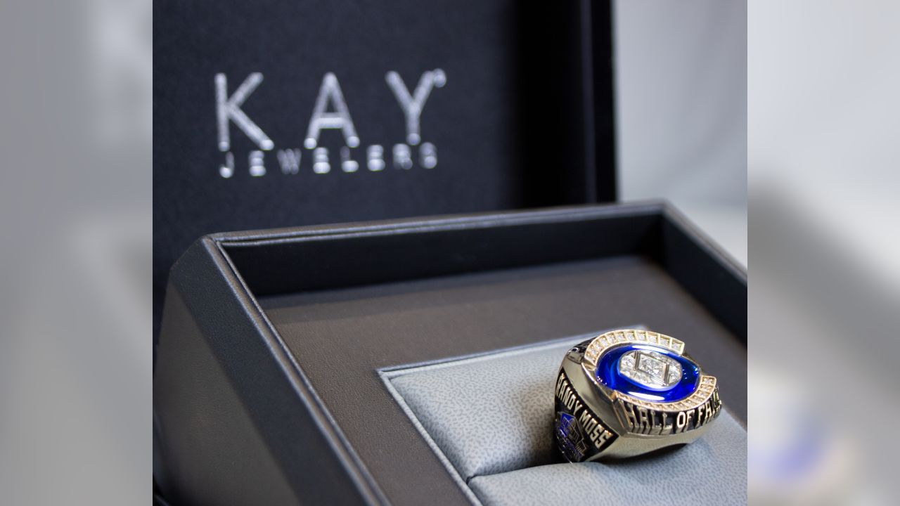 Exclusive Images of Randy Moss' Official Vikings Hall of Fame Ring