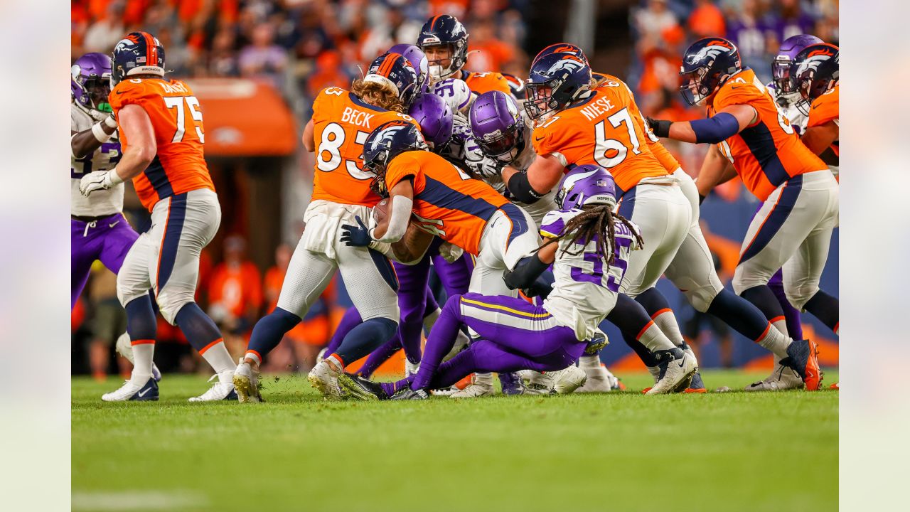 Browning's fumble return TD helps Broncos beat Vikings 23-13 - Seattle  Sports