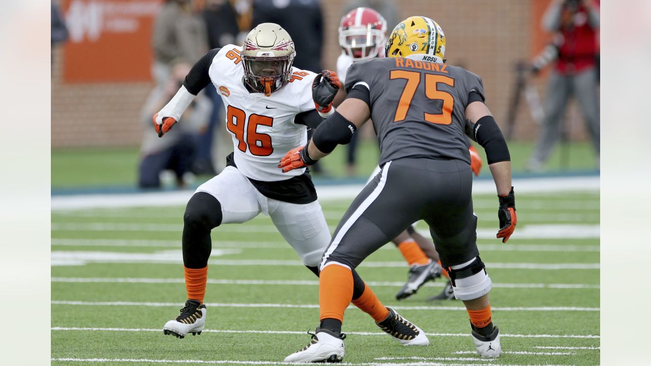 Minnesota Vikings Select DE Janarius Robinson in Round 4 of the