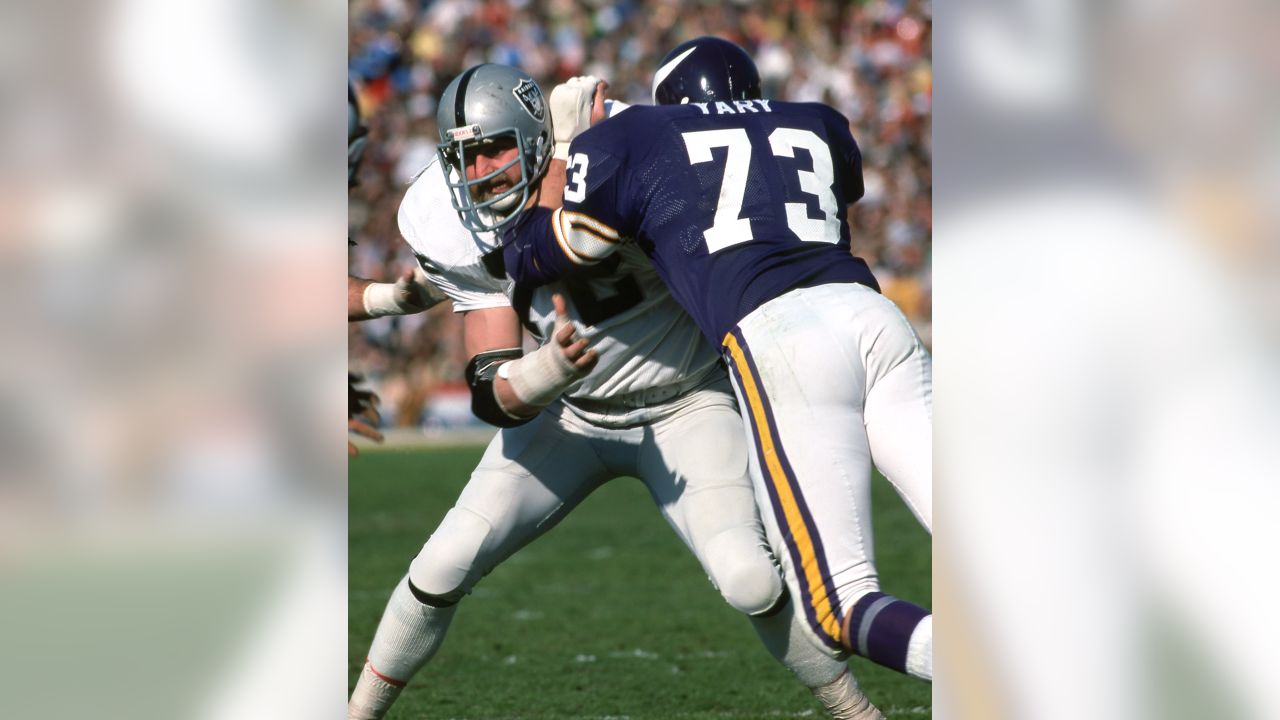 Minnesota Vikings pro football Ron Yary , blocks Dallas Cowboys Ed News  Photo - Getty Images