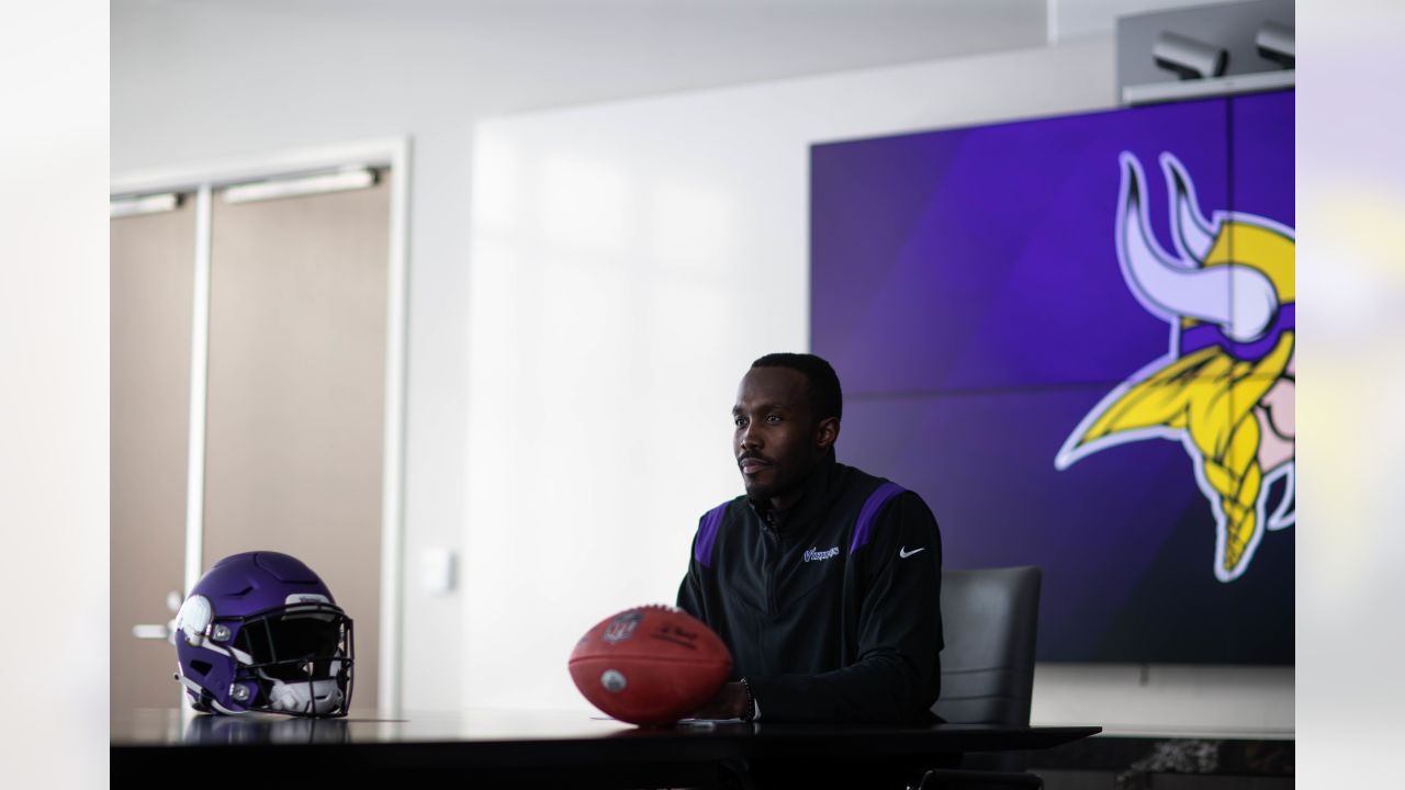 Minnesota Vikings general manager Kwesi Adofo-Mensah stands on the field  before an NFL football game against the Detroit Lions, Sunday, Sept. 25,  2022, in Minneapolis. (AP Photo/Andy Clayton-King Stock Photo - Alamy