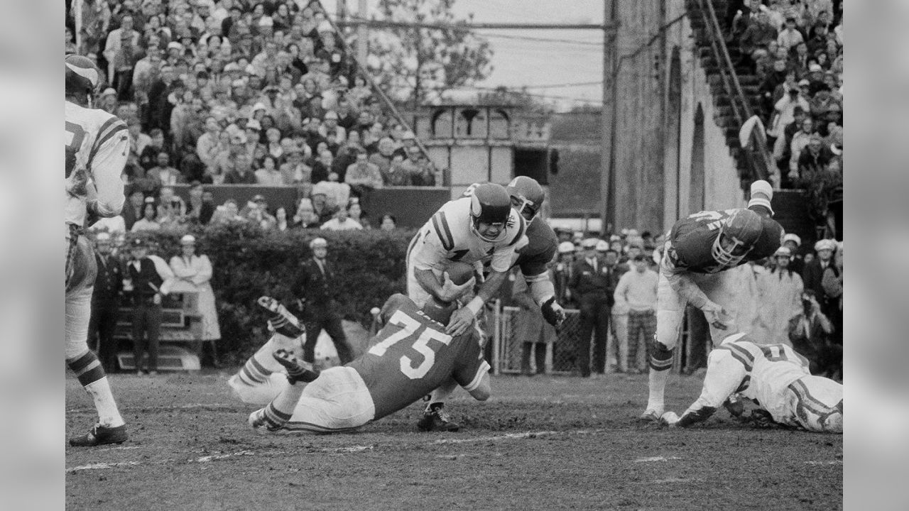 1969 - Chiefs win Superbowl IV 23-7 over the Vikings. #americanfootball  #american #footb…