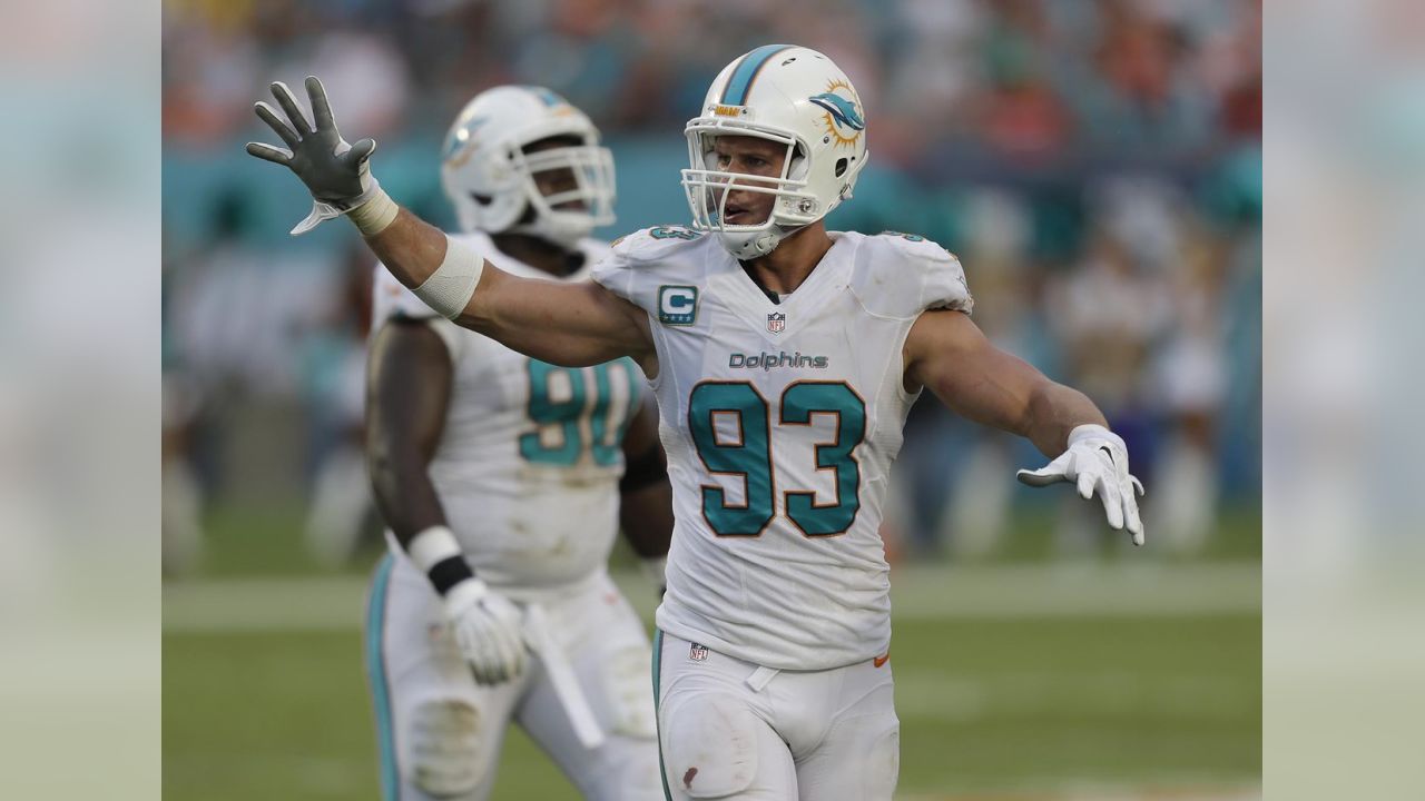 Miami Dolphins outside linebacker Jason Trusnik (93) watches the