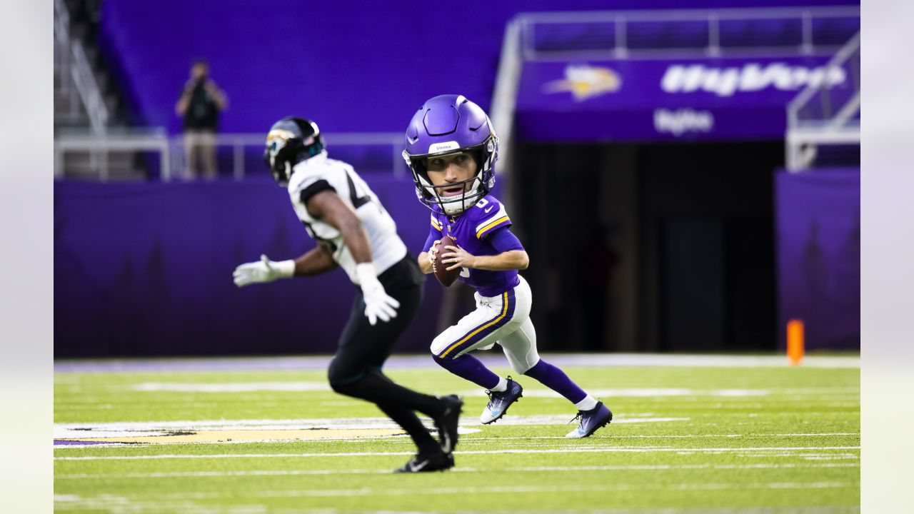 Vikings' Harrison Smith Dives for Remarkable INT Against Dolphins – NBC  Boston