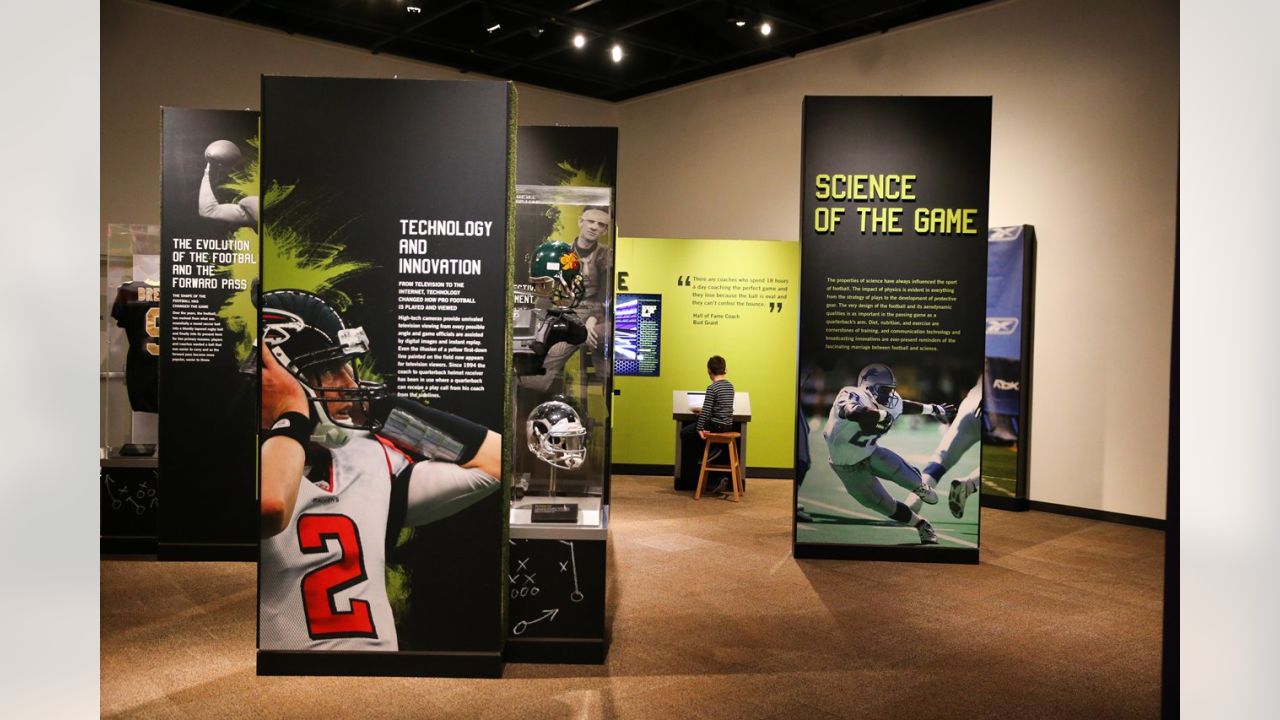 Special Exhibit - Gridiron Glory: The Best of the Pro Football Hall of Fame