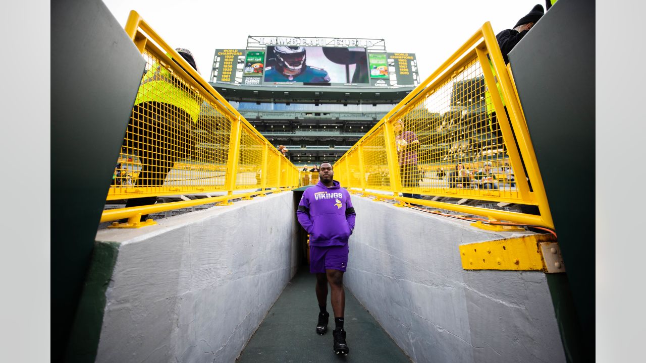 Vikings agree to terms with depth offensive lineman Oli Udoh