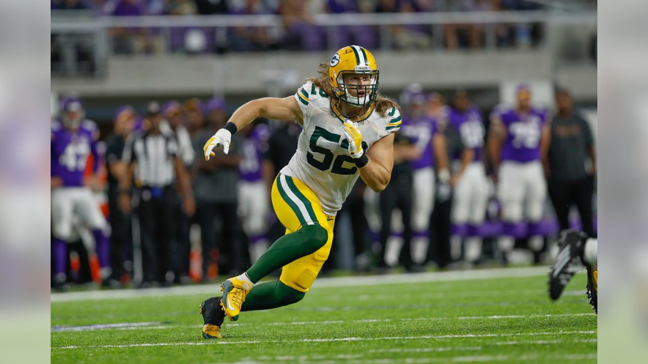 MINNEAPOLIS, MN - SEPTEMBER 11: Green Bay Packers running back Aaron Jones  (33) goes in motion during an NFL game between the Minnesota Vikings and  Green Bay Packers on September 11, 2022