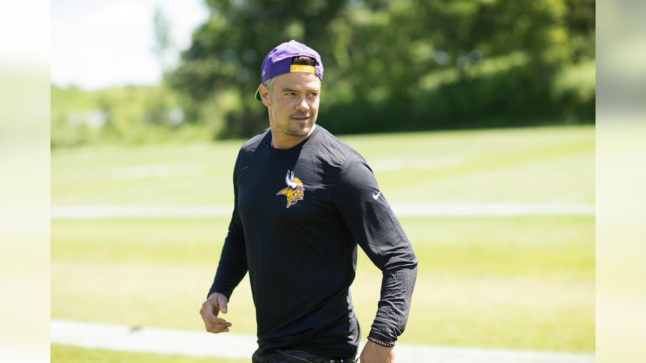 Actor Josh Duhamel Shows His Vikings Spirit [WATCH]