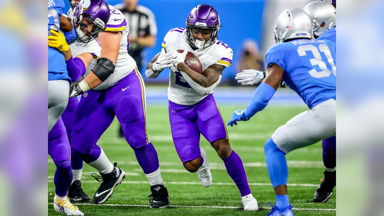 Vikings Take on the Lions on Thanksgiving Day