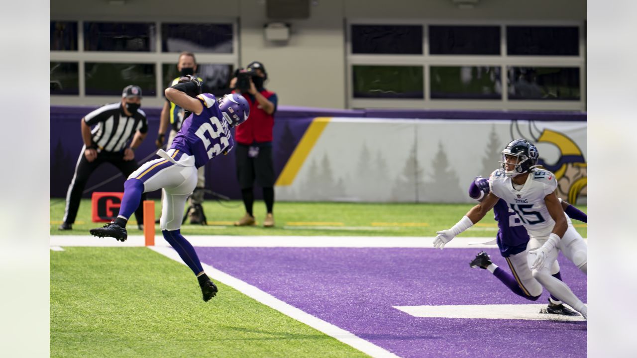 Vikings agree to four-year contract extension with Harrison Smith