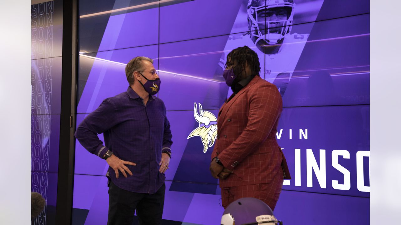 Dalvin Tomlinson Signs His Contract, Officially Becomes A Viking