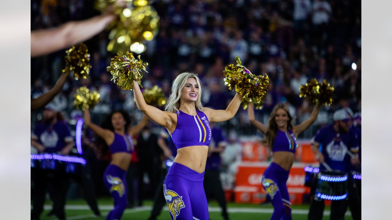 NFL Regular Season Week 8 – The Minnesota Vikings Cheerleaders – Ultimate  Cheerleaders