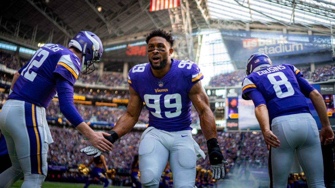 Vikings and Danielle Hunter end standoff, reach new deal