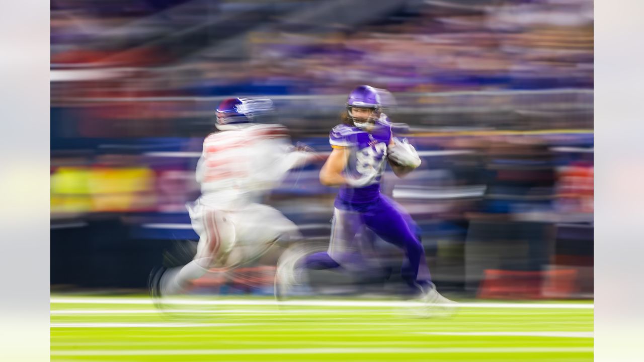 With just days to prepare, T.J. Hockenson shines in full-time role in  Vikings debut - Sports Illustrated Minnesota Vikings News, Analysis and More