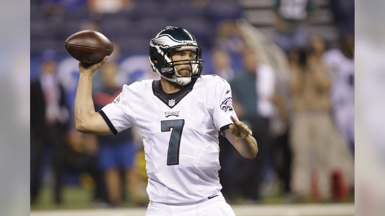 Vikings promote practice squad QB amid concerns about Sam Bradford's knee 