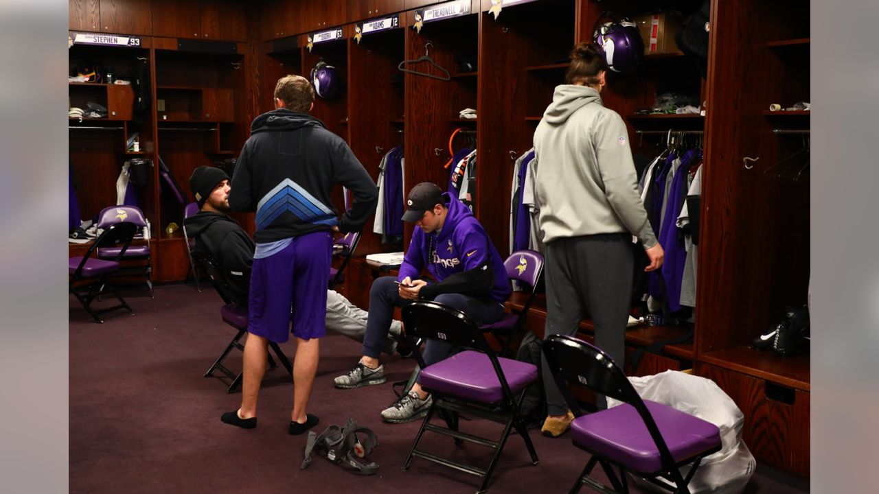 Gallery: Vikings players clean out their lockers at Winter Park