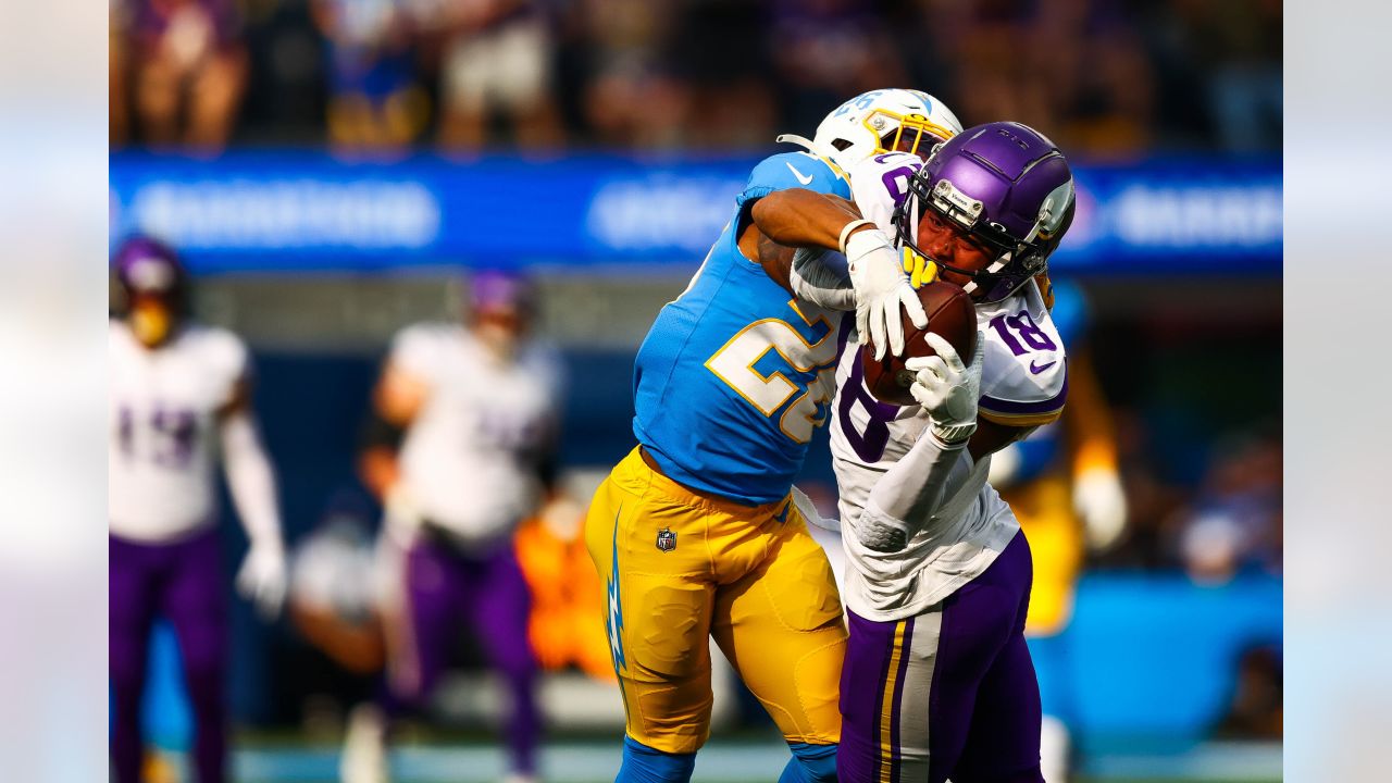 Chargers Fall to Vikings, 27-20 in Week 10 of 2021 Season