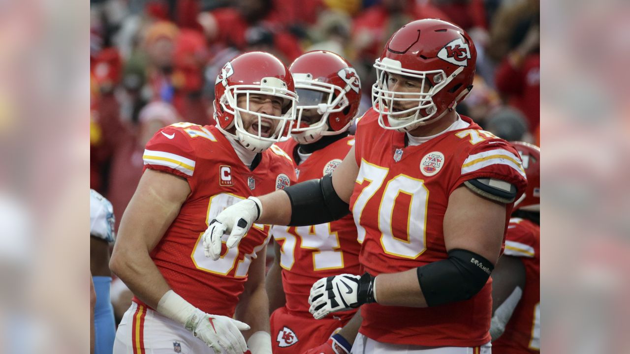 Former Chiefs lineman Laurent Duvernay-Tardif officially retires