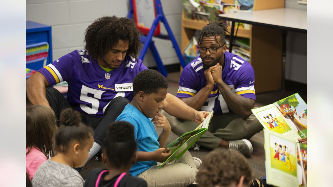 Clovis native, Minnesota Viking Eric Kendricks donating to local school -  ABC30 Fresno