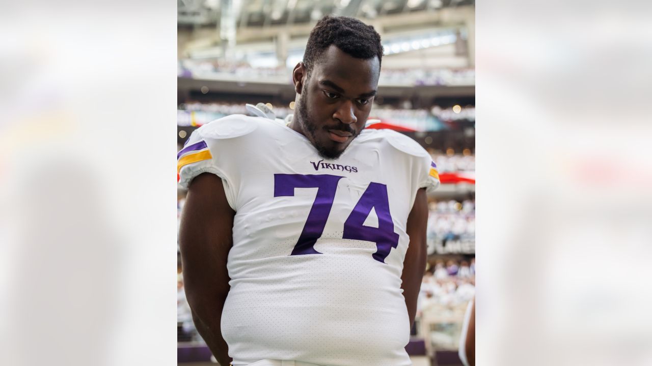 Vikings agree to terms on new contract with offensive lineman Oli Udoh