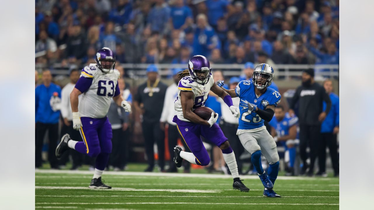 Turkey, touchdowns and turnovers: A brief history of the Vikings on  Thanksgiving - CBS Minnesota