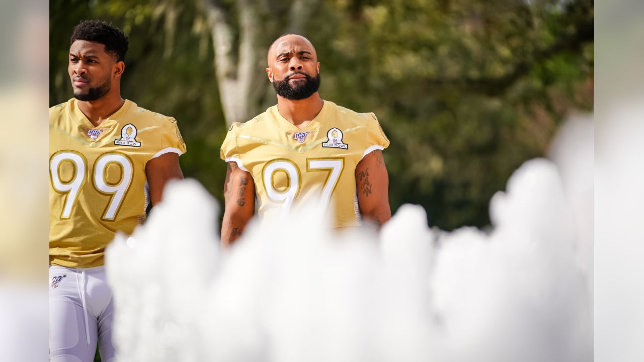 Vikings Pose for the Team Photo at the 2020 NFL Pro Bowl