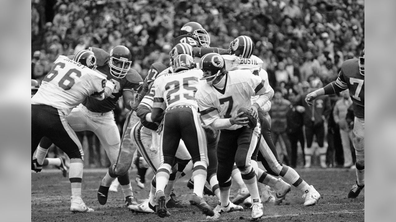 File:Washington Commanders vs. Minnesota Vikings - 52498733293.jpg