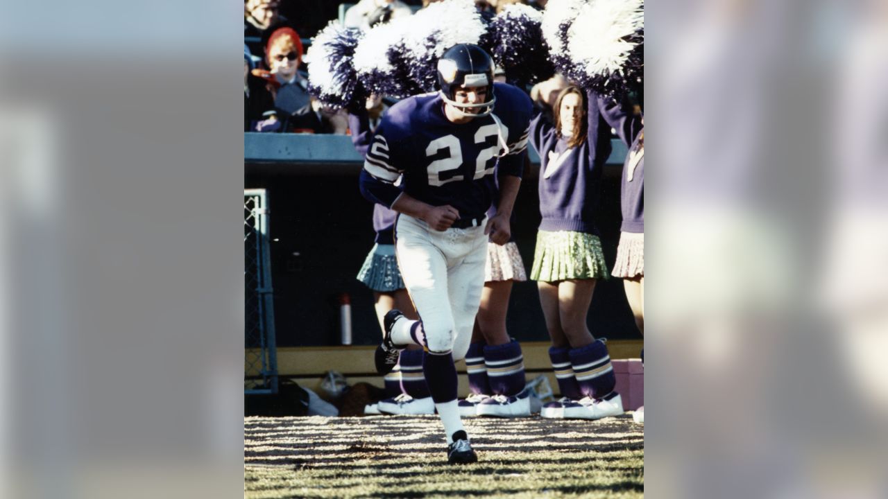 Minnesota Vikings on X: Happy Birthday to @ProFootballHOF and #Vikings  Ring of Honor safety Paul Krause! #Skol  / X