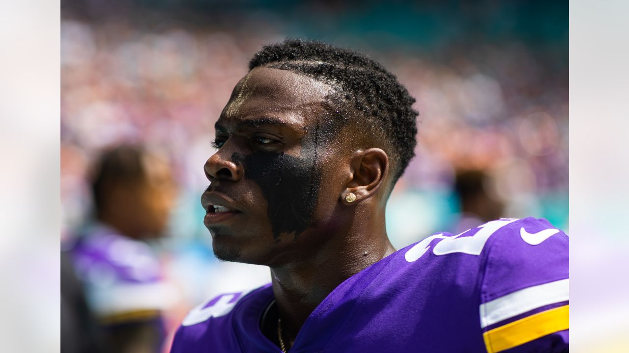 Minnesota Vikings cornerback Andrew Booth Jr. (23) warms up before an NFL  football game against the Miami Dolphins, Sunday, Oct. 16, 2022, in Miami  Gardens, Fla. (AP Photo/Lynne Sladky Stock Photo - Alamy