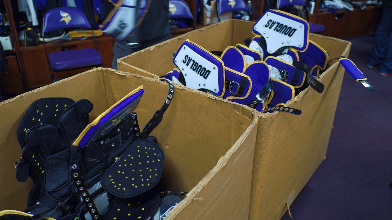 Gallery: Vikings players clean out their lockers at Winter Park