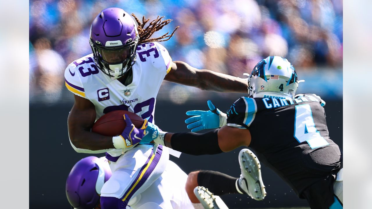 Justin Jefferson's 2 TDs help Vikings survive Panthers, pick up