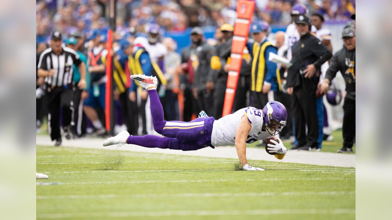 Adam Thielen Making Himself a Resource for Justin Jefferson