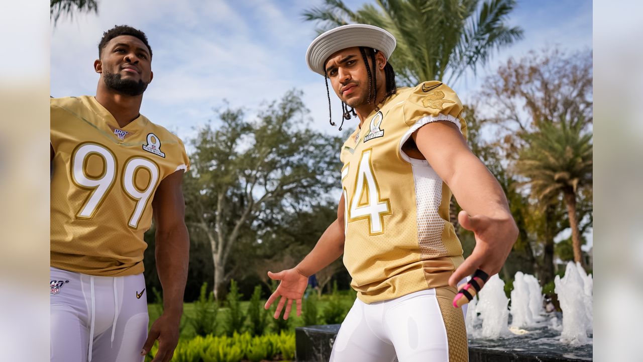 Vikings Pose for the Team Photo at the 2020 NFL Pro Bowl