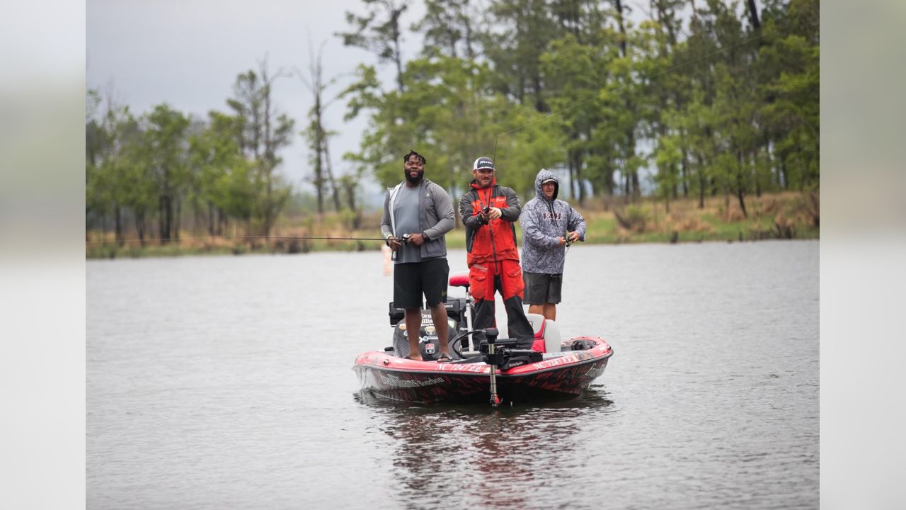 Brian Robison reels in his teammates to hit the water for charity. - ESPN -  Minnesota Vikings Blog- ESPN