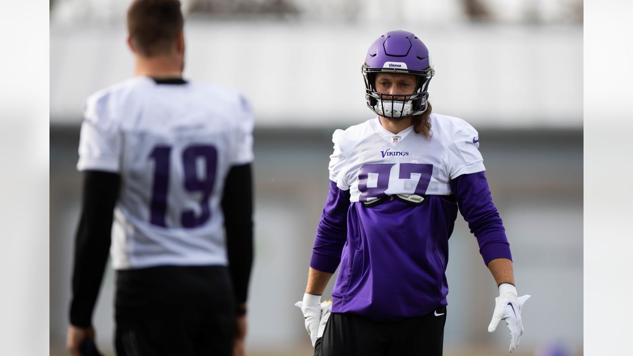 Washington Commanders' Daron Payne Had Hilarious Reaction After Hitting  Minnesota Vikings' Kirk Cousins - Sports Illustrated Washington Football  News, Analysis and More