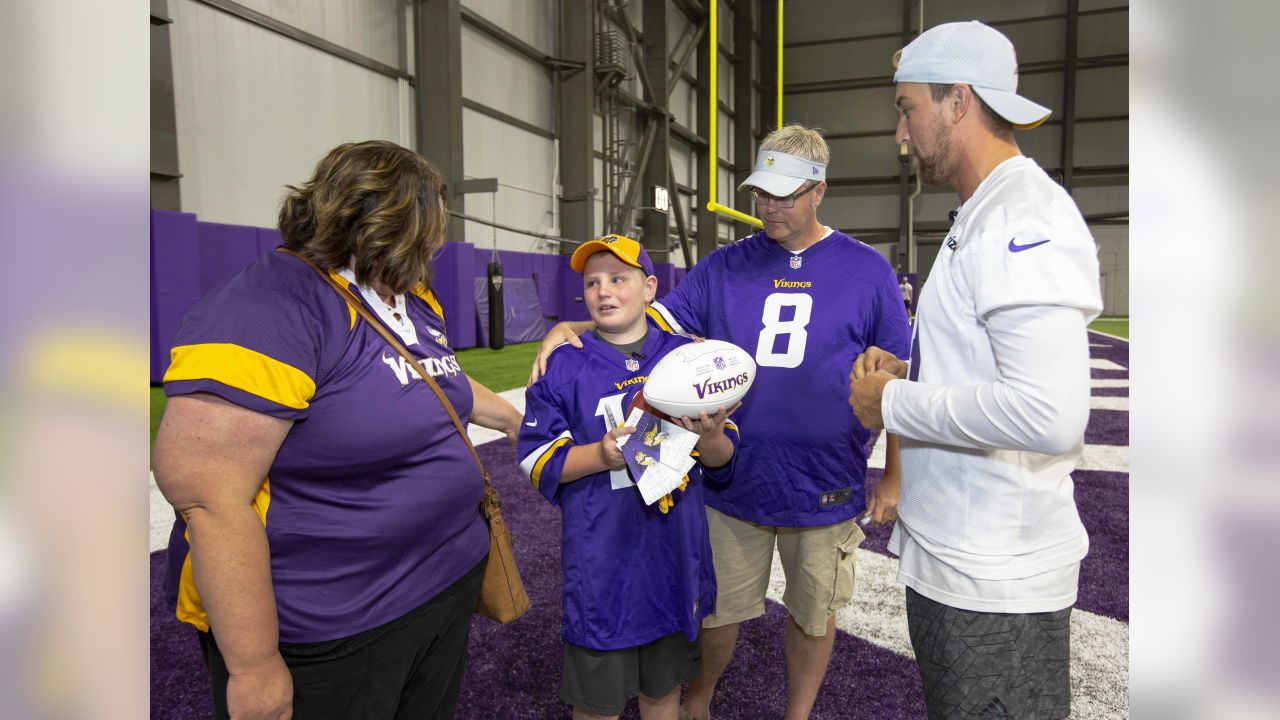 Adam Thielen, Vikings Grant 'Make a Wish' Dream for Young Fan