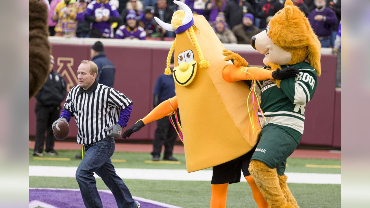 Suite Sports: March Mascot Melee™: Round One of the NFL Bracket