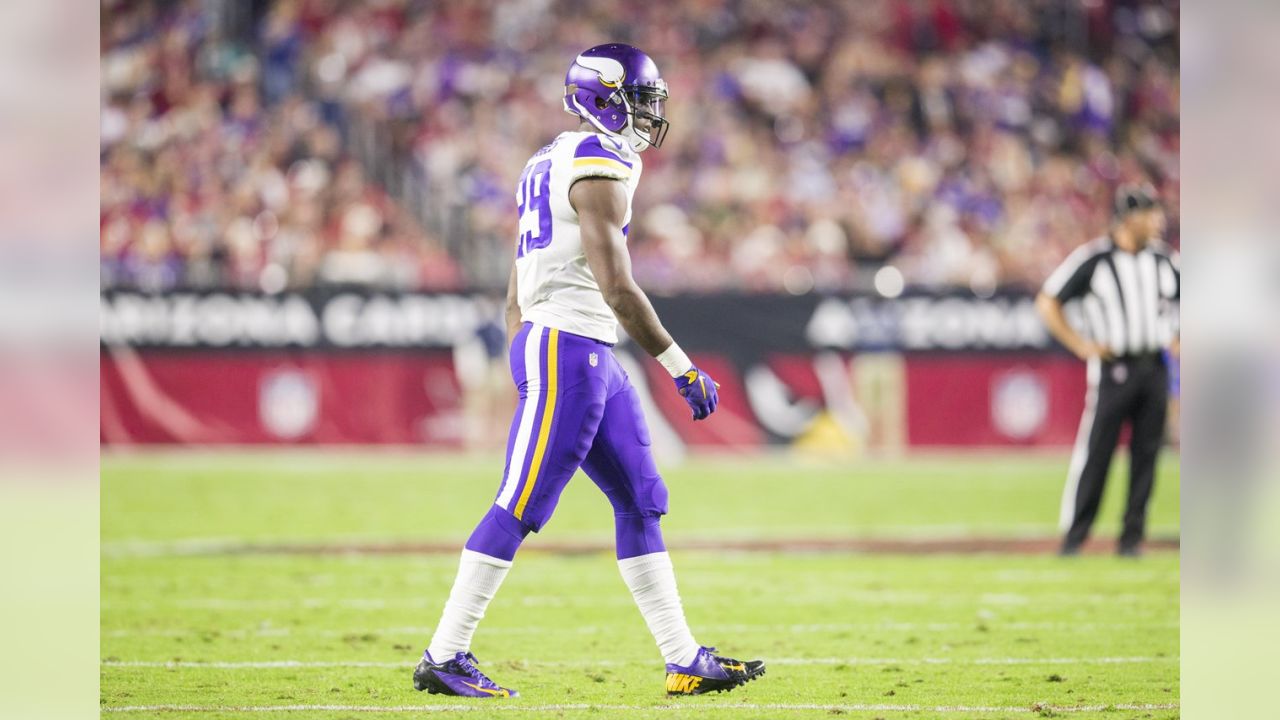 Vikings make CB Xavier Rhodes wear boxing gloves at practice