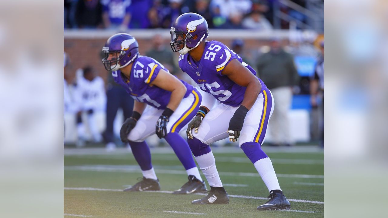 Vikings linebacker Audie Cole lost for the season after fracturing ankle