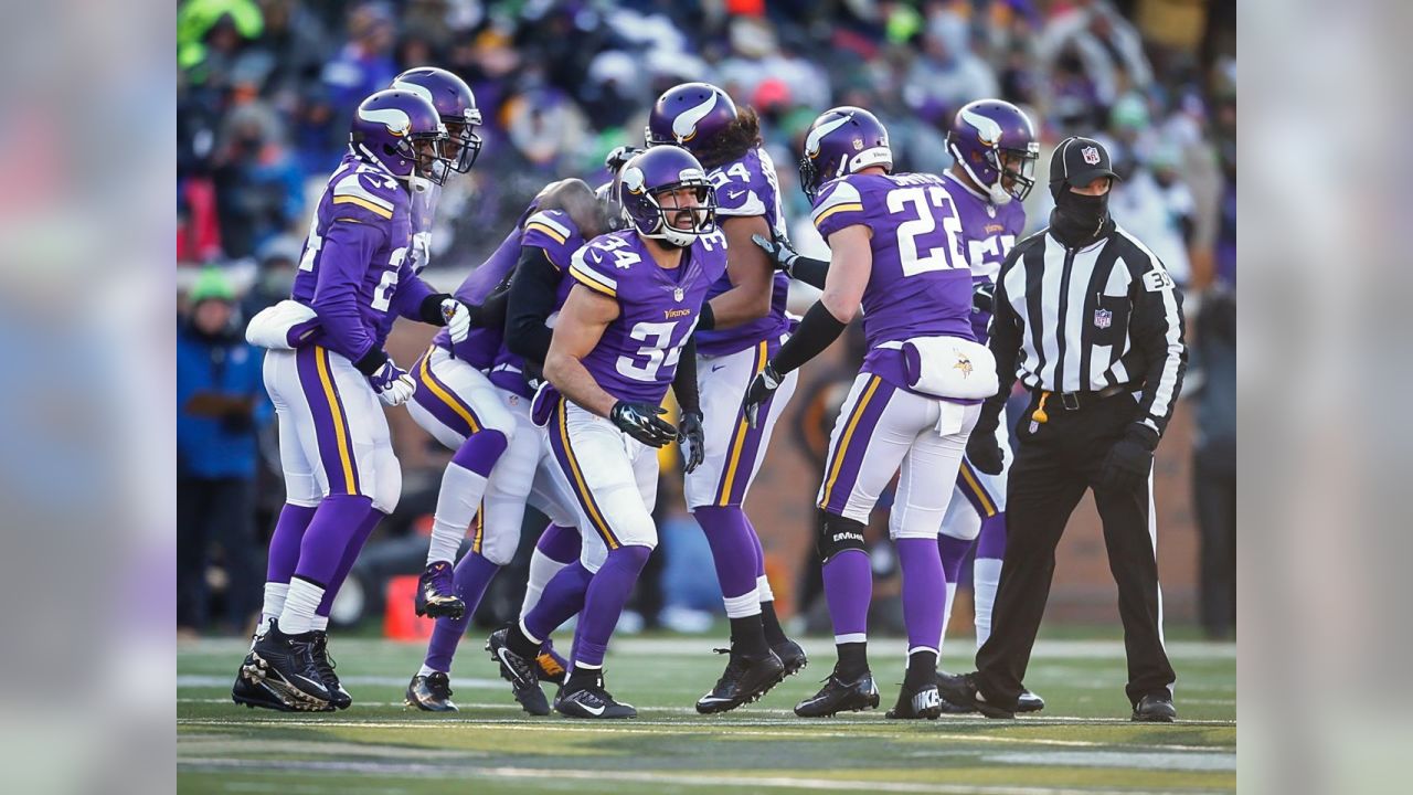 Vikings, Seahawks Battle Through 3rd-Coldest Game in NFL History