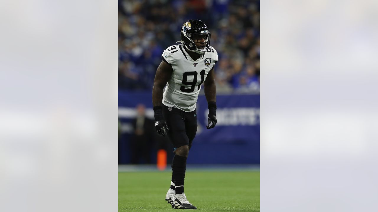 Raiders sign DE Yannick Ngakoue